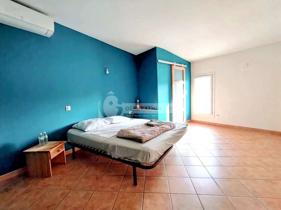 Mas de village au coeur de Fontvieille avec piscine et hangar - photo 18