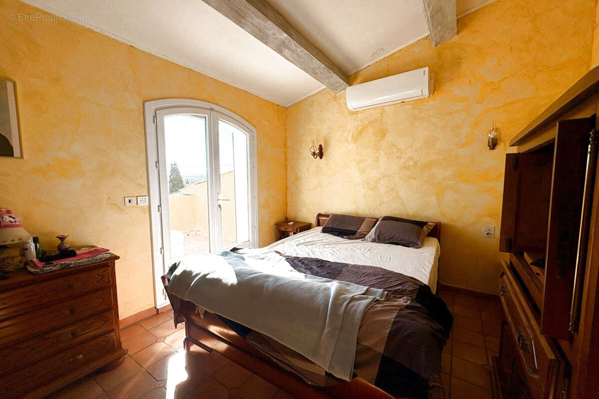 Maison à GREASQUE