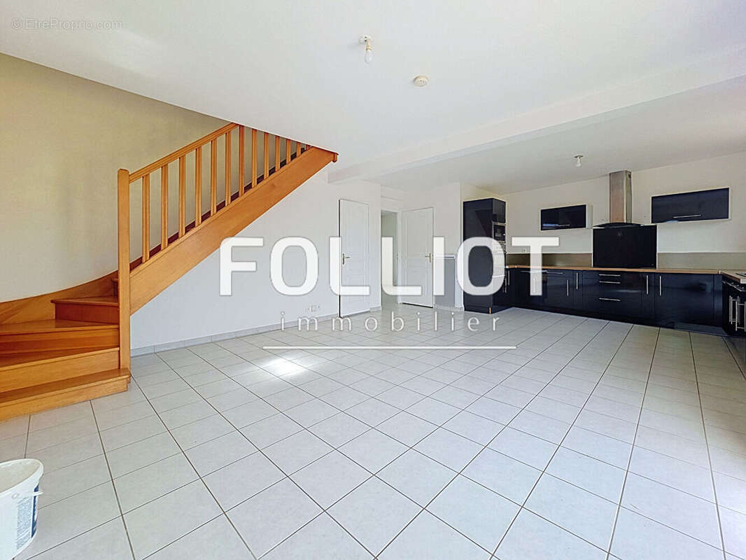 Maison 5 pièces à vendre à Bréhal - 50290 - Centre - photo 3