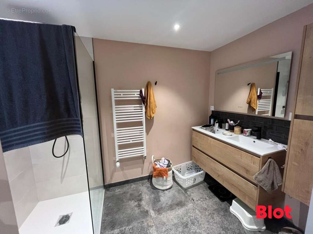 Maison à SAINT-ERBLON