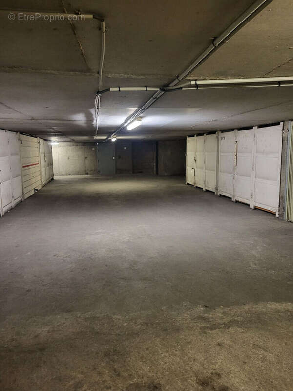 Parking à PARIS-13E
