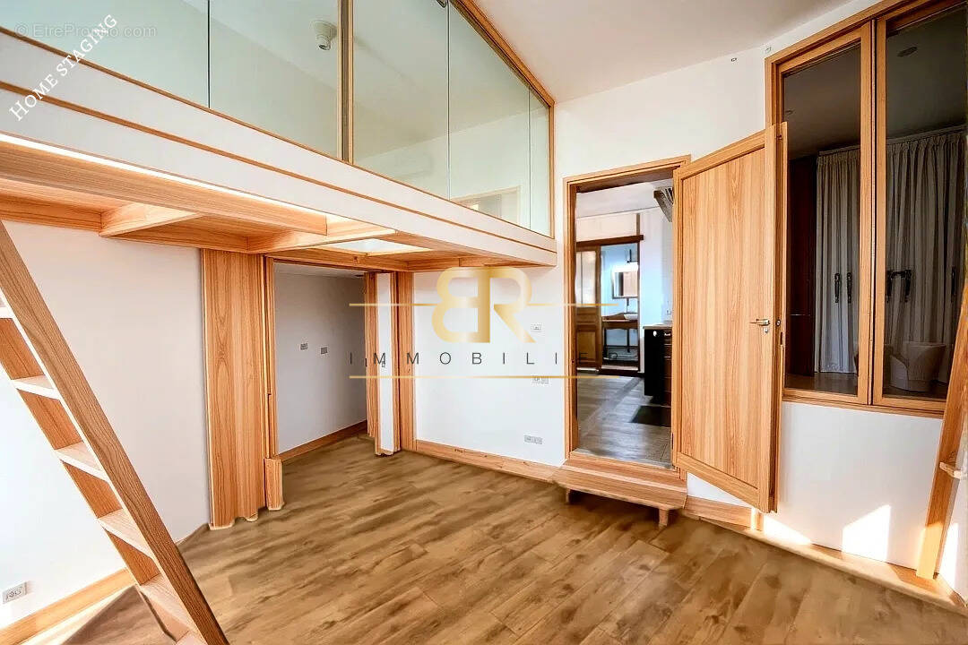 Appartement à PARIS-20E
