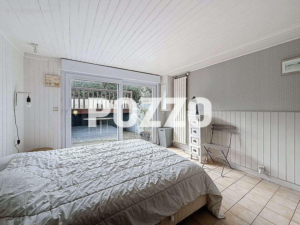 Maison à DONVILLE-LES-BAINS