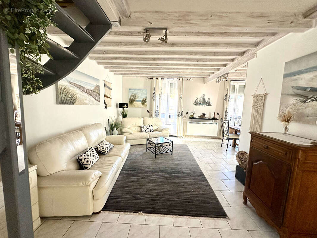 Appartement 68m² à châteaurenard - photo 2