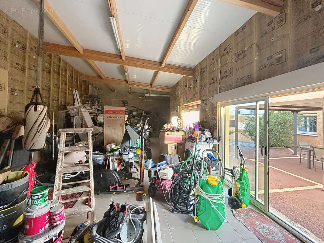 Maison à SAINT-PANTALEON-DE-LARCHE