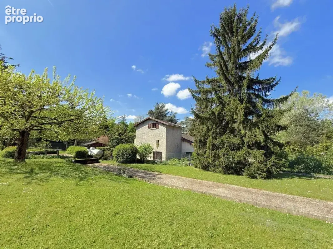 Maison de 118 m² - 4 pièces - SAINT GENIS LAVAL - photo 15