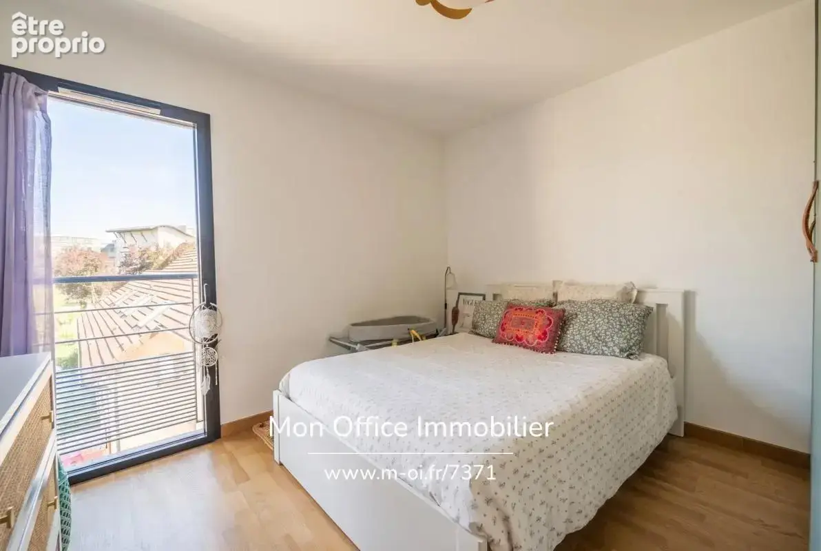 Référence : 7371-TCA - Appartement 4 pièces de 85m2 avec terrasse vue montagne et garage double rue Louis Boch (Annecy centre-vi - photo 4