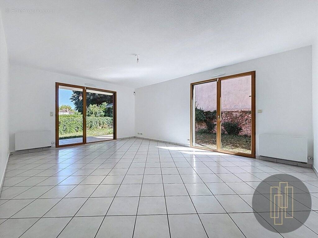 Appartement à LIMAS