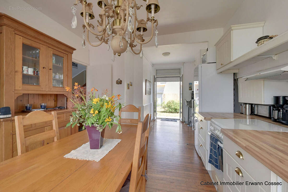 LECHIAGAT - Maison de 130 m² profitant d'une vue sur le port - photo 5