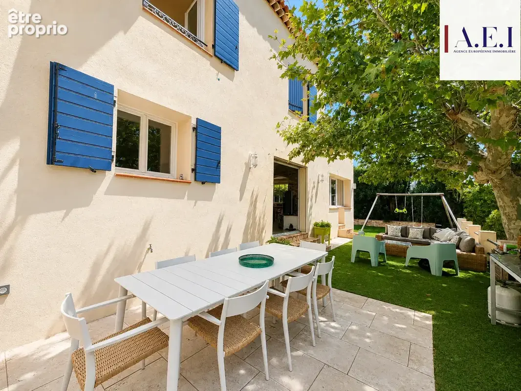 Six-Fours-les-Plages   Propriété provençale de 273 m2 avec piscine & garage - photo 14