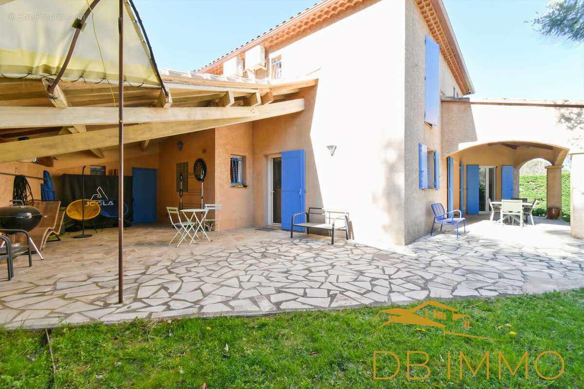 Maison à CHATEAUNEUF-DE-GADAGNE