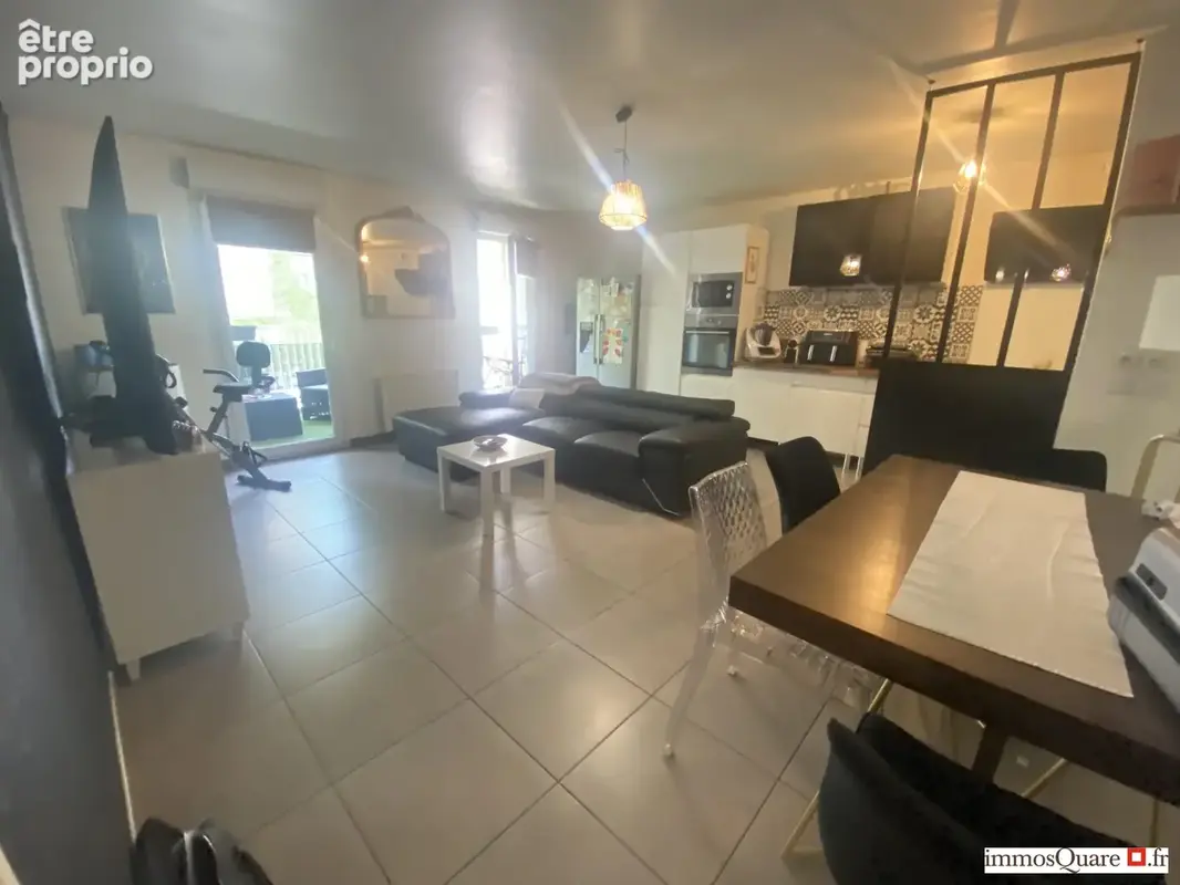 Appartement 85 m² à Bron  - photo 3