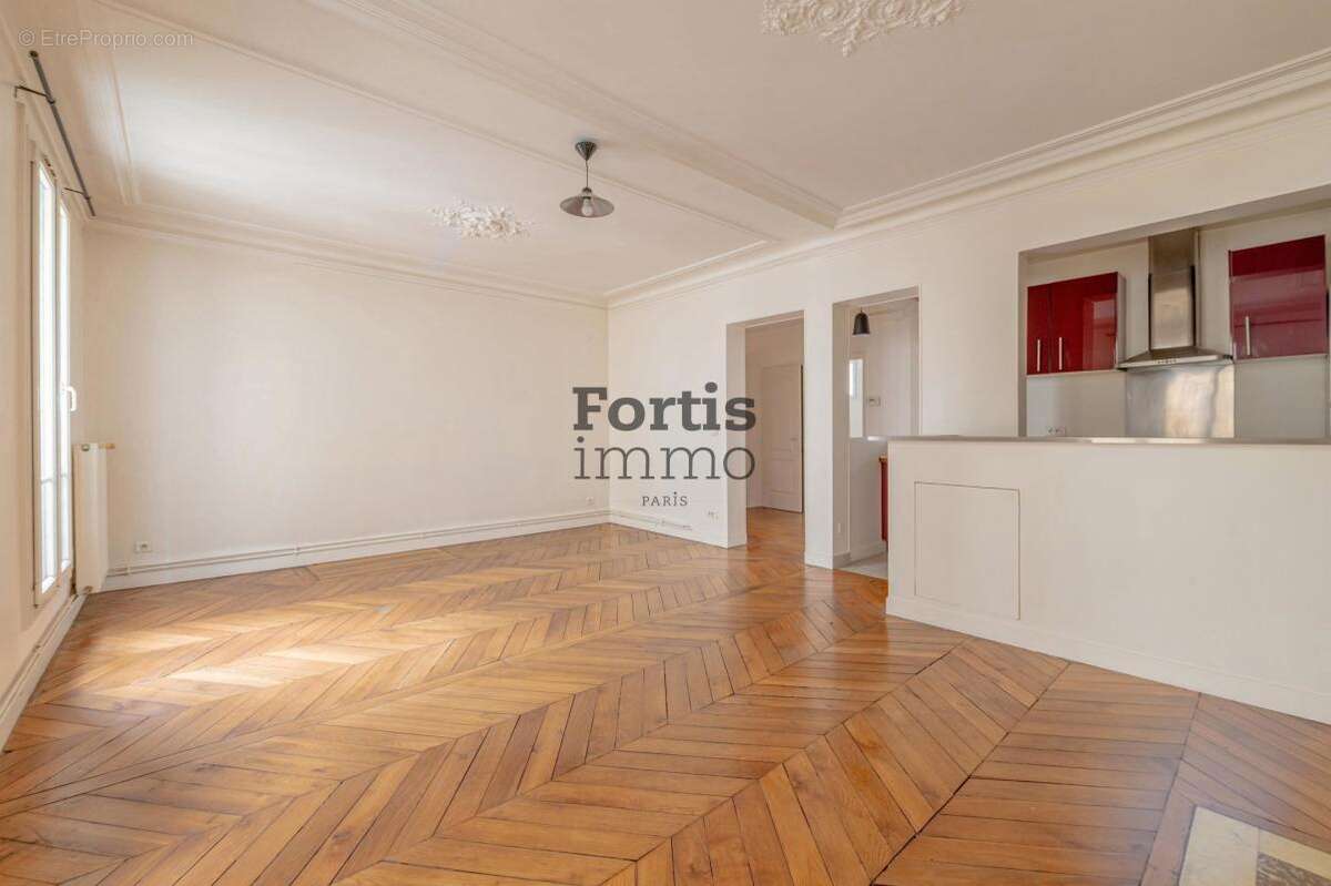 Appartement à PARIS-8E