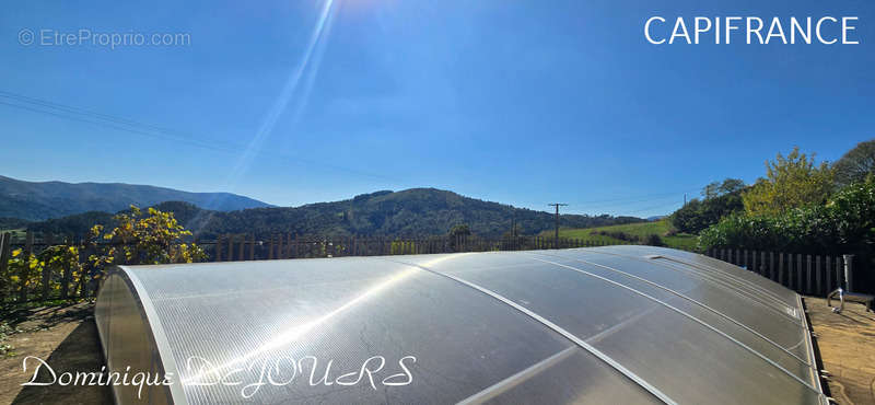 Maison à SAINT-MICHEL-DE-CHABRILLANOUX