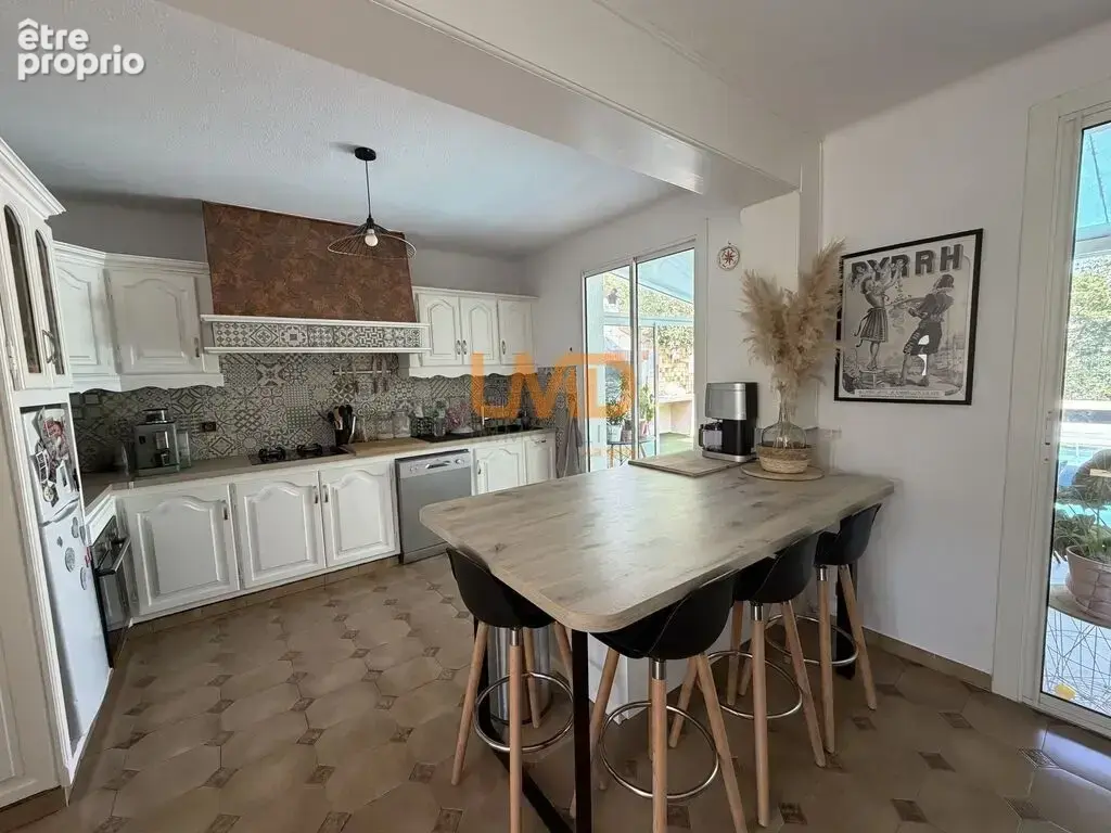 Villa T5 92 m2 avec piscine à Baho - photo 3