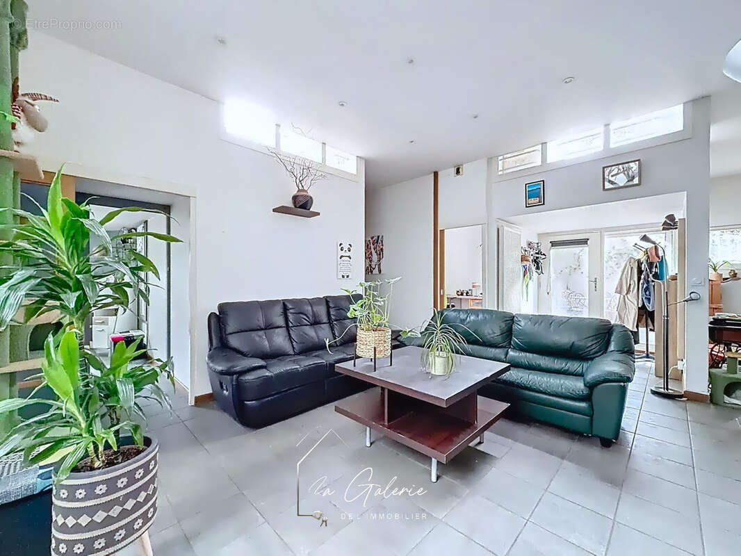 Appartement à FONTAINE