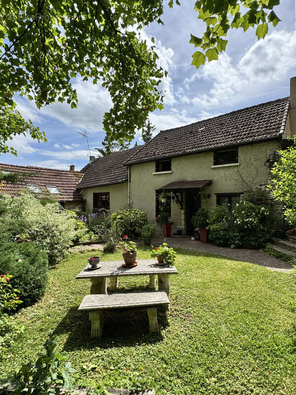 Maison à ROMIGNY