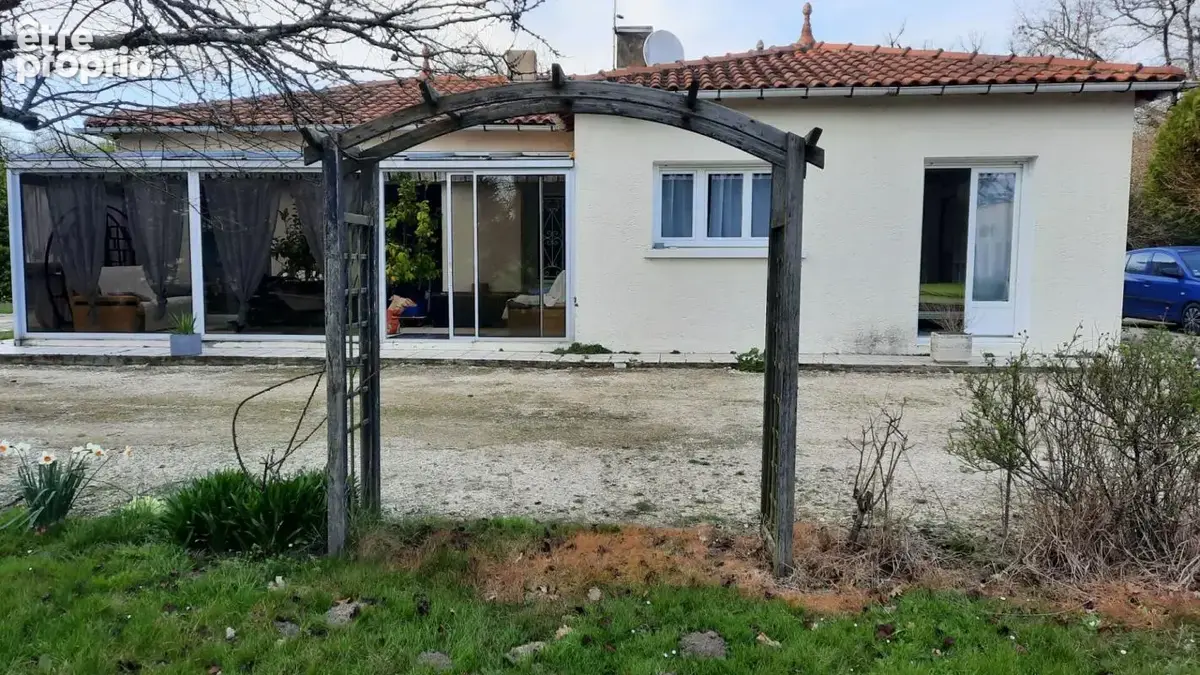 Maison de plain-pied 3 chambres, piscine et grand terrain - photo 12