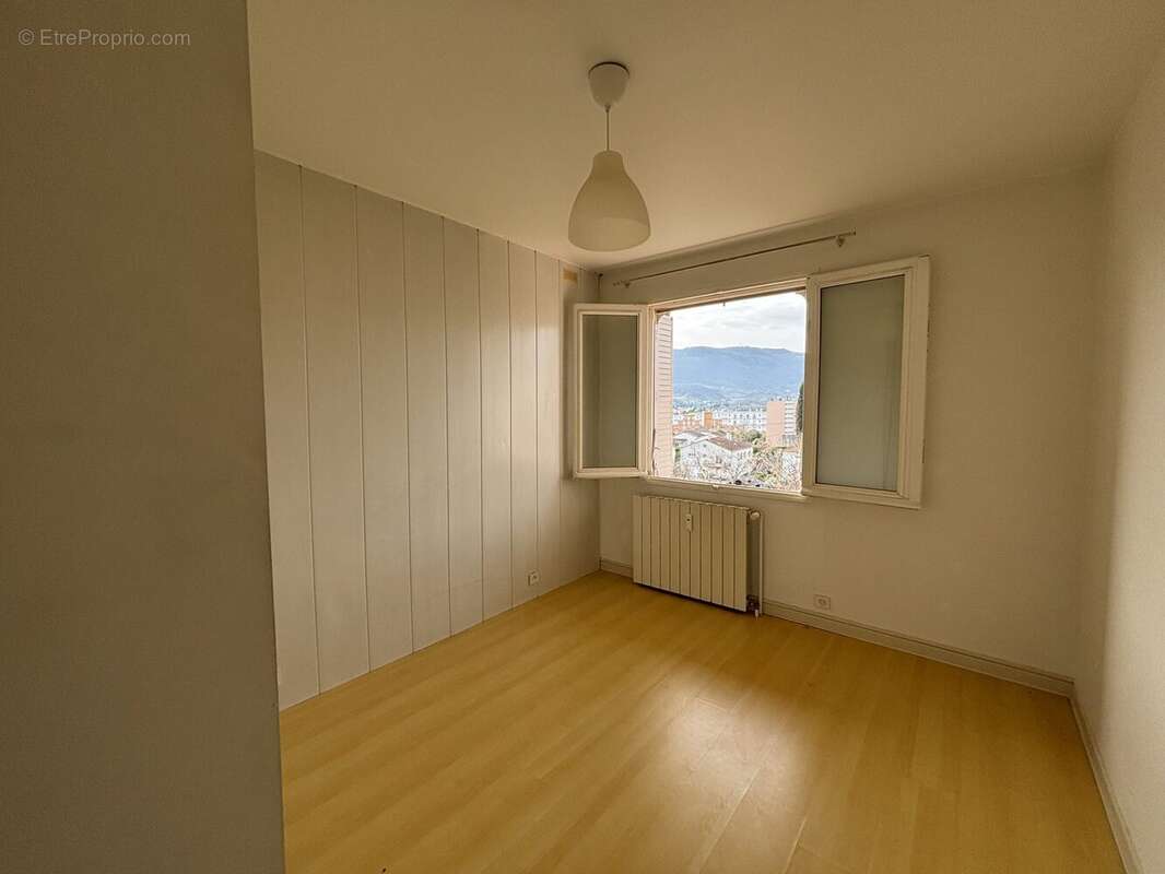 Appartement à PRIVAS