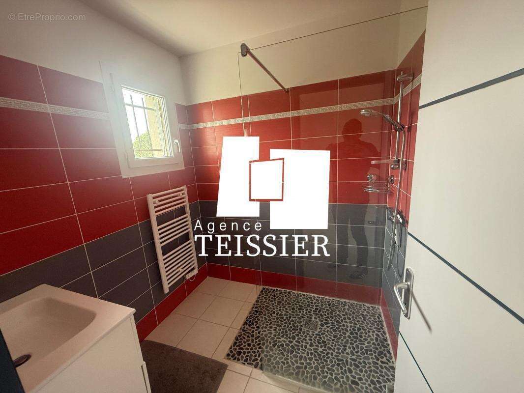 Maison à SAINT-PAUL-LE-JEUNE