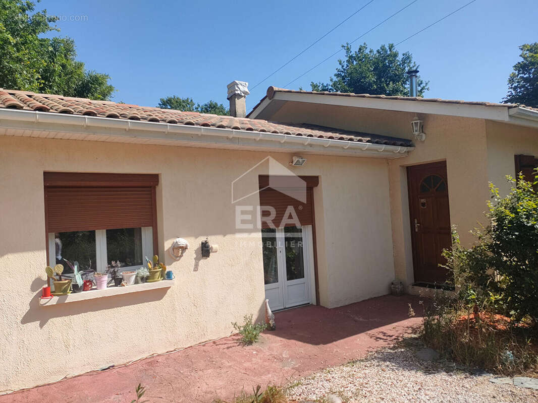 Maison 3 pièces à vendre à Saint Savin - Terrain de 18 785 m² - photo 2