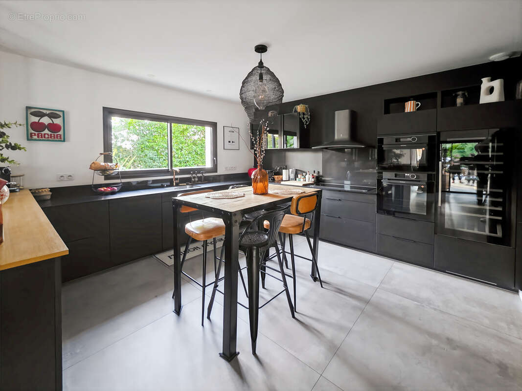 Villa contemporaine avec 5 chambres et piscine. - photo 23