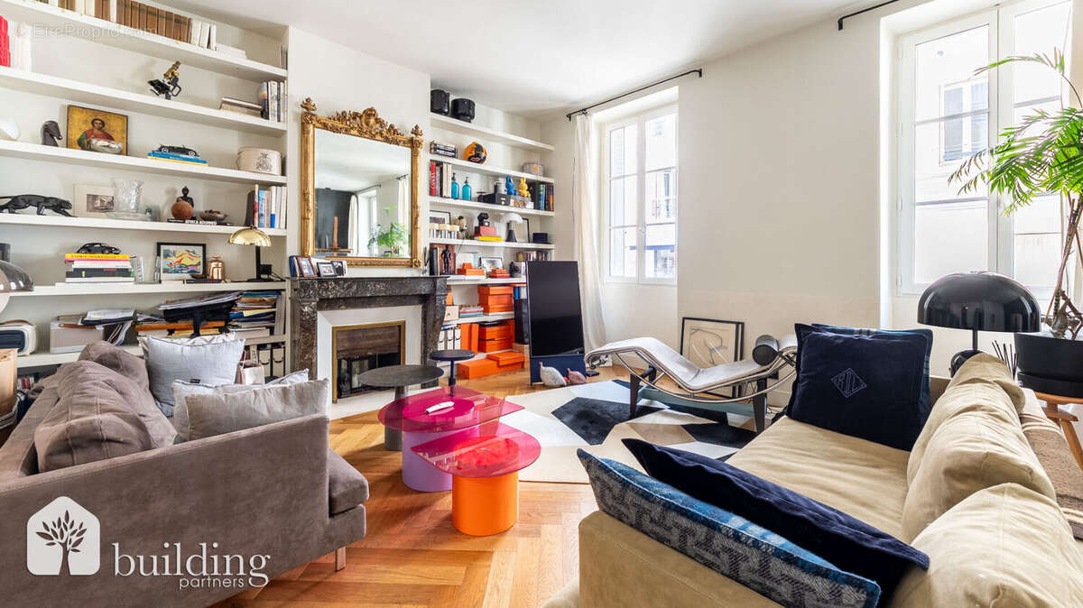 Appartement à PARIS-17E