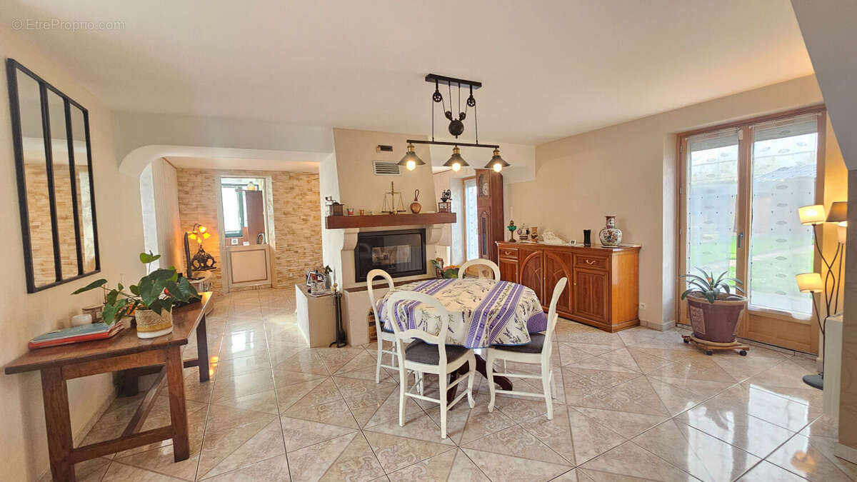 Maison à SAINT-MALO-DE-GUERSAC