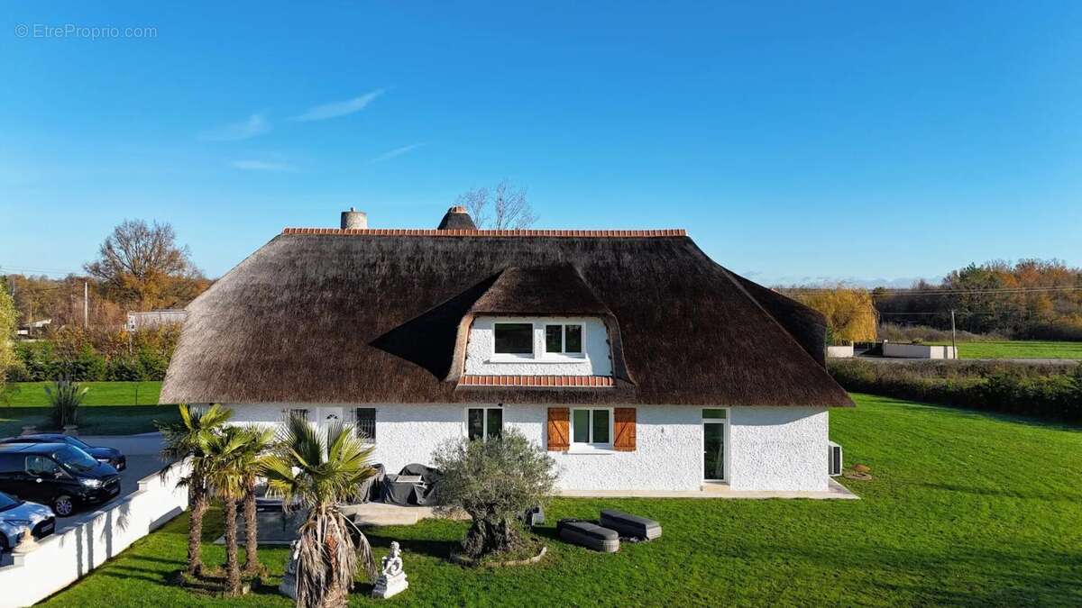 Maison à SAINT-FORGEUX-LESPINASSE