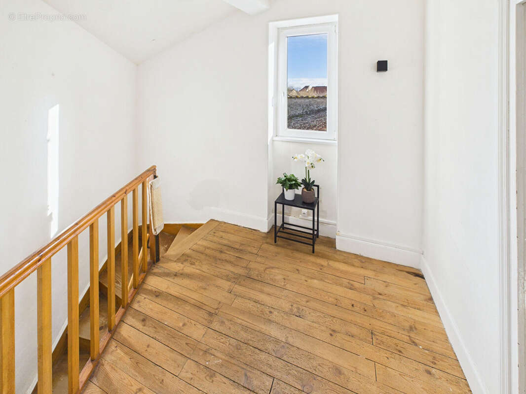 Maison à AIGUEPERSE