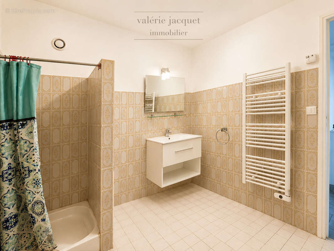 Maison familiale de 4 chambres avec vie de plain-pied   3 150 m2 de terrain   À 5 minutes à pied du centre-vil - photo 15