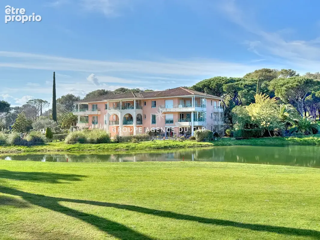 Saint raphael les golfs appartement 4 pieces dernier etage avec garage - photo 3