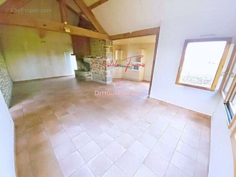 Maison à LOUVIGNE-DU-DESERT