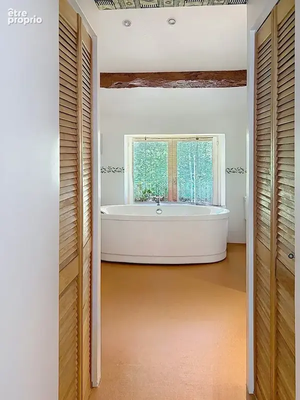 Propriété T7 avec studio, dépendances, garage et 6 035 m2 de terrain - photo 11