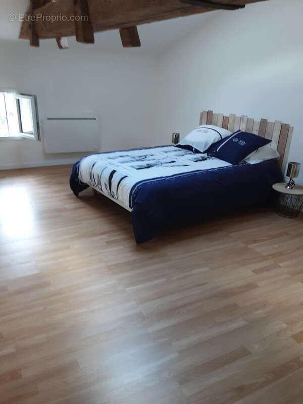 Appartement à LA ROCHE-CHALAIS