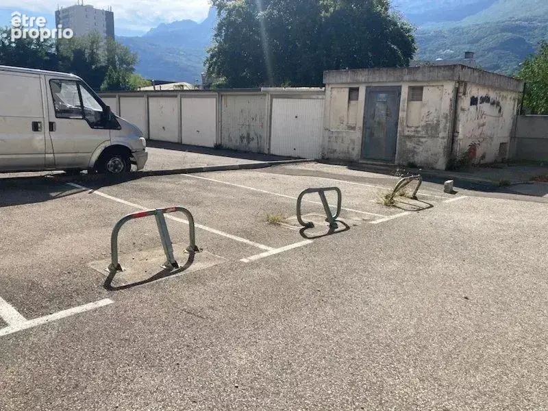 Parking à Le Pont-De-Claix  - photo 2
