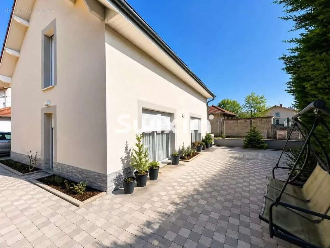 Maison à LONS-LE-SAUNIER