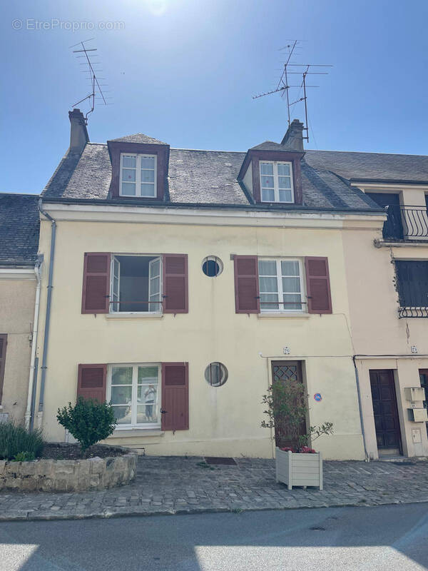 Maison à LA ROCHE-GUYON
