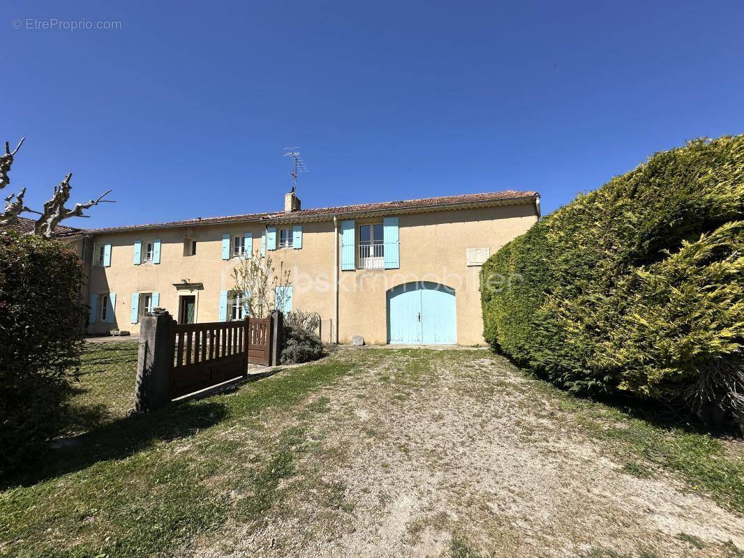 Maison à VALREAS
