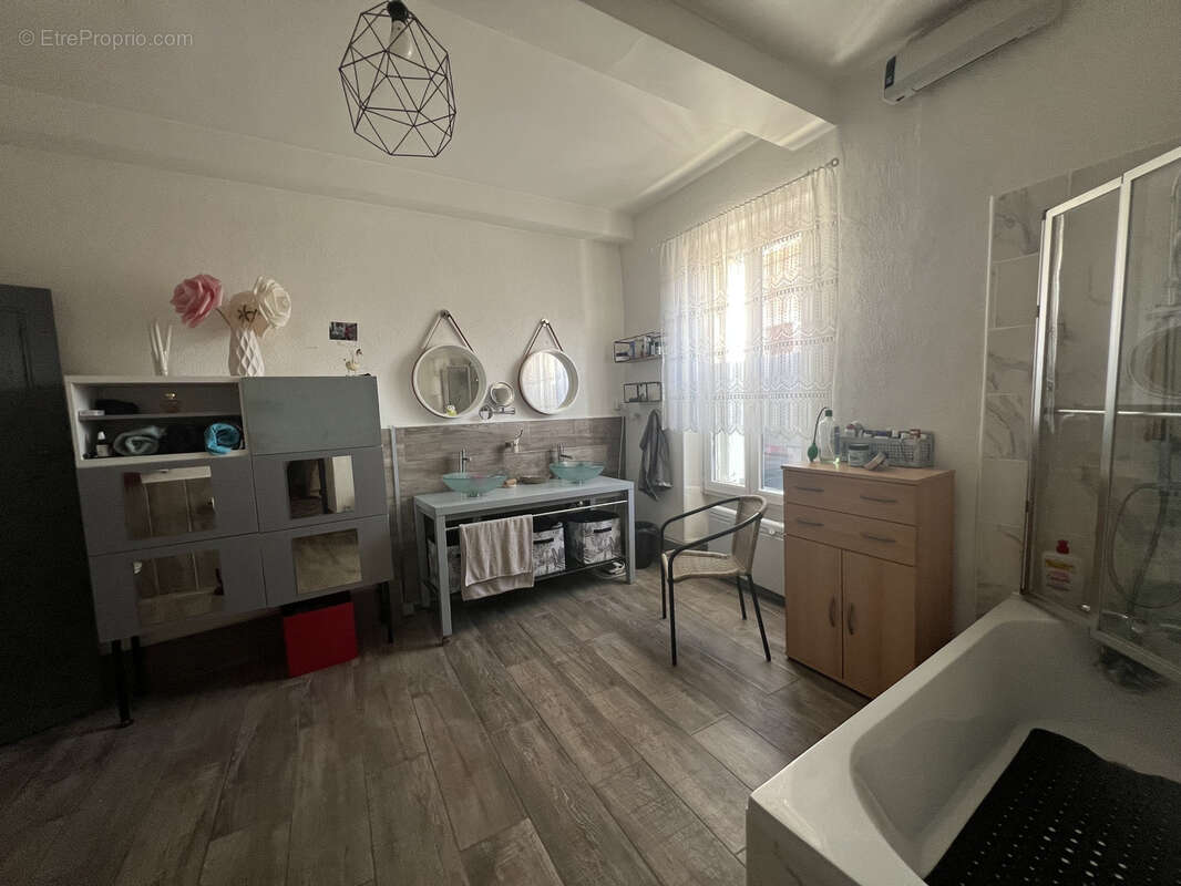 Maison à LEZIGNAN-CORBIERES