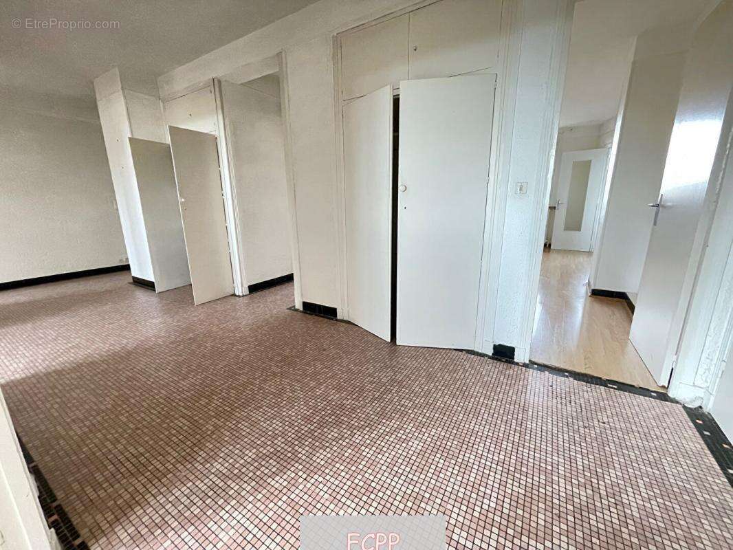 Appartement  lumineux et spacieux  fort potentiel hyper centre - photo 11