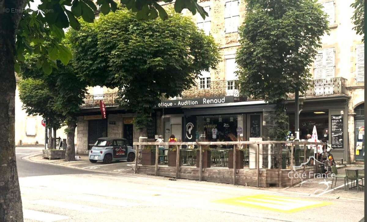 Commerce à MAURS