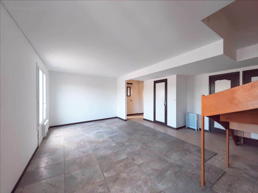 Maison à PEYROLLES-EN-PROVENCE