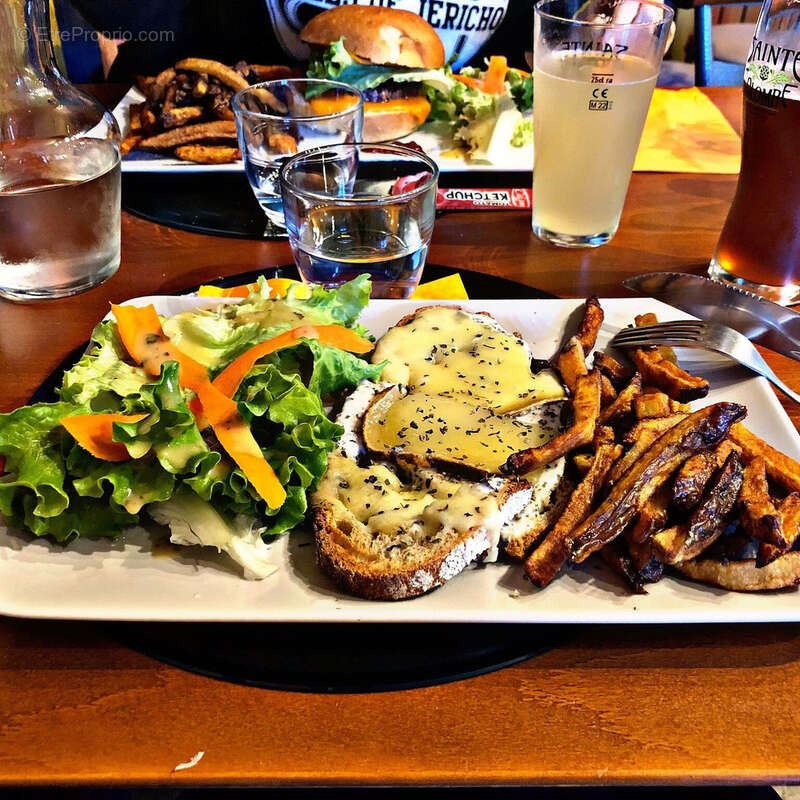 Commerce à PLELAN-LE-GRAND