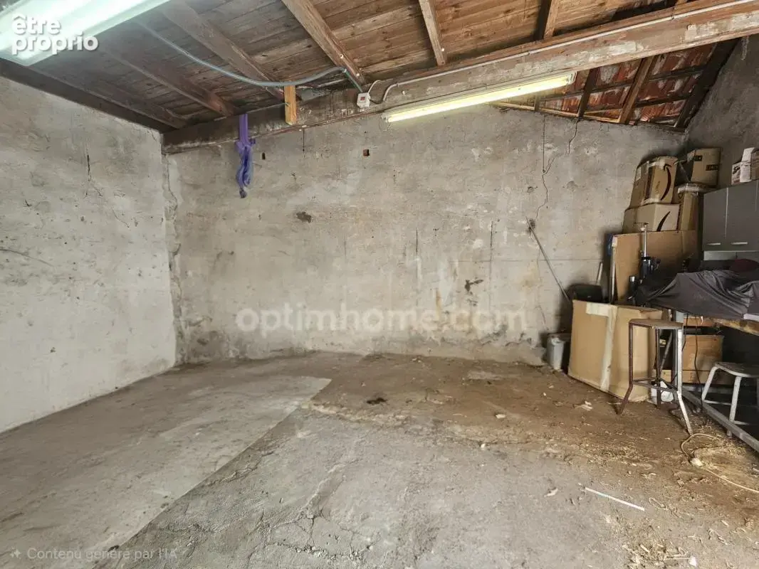 Opportunité rare à Ruelle-sur-Touvre — Garage 30 m² avec extérieur ou projet de conversion en logement d’habitation (16) - photo 3