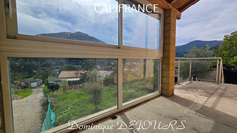 Maison à SAINT-SAUVEUR-DE-MONTAGUT