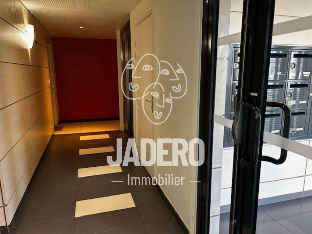 Appartement à LE MESNIL-ESNARD