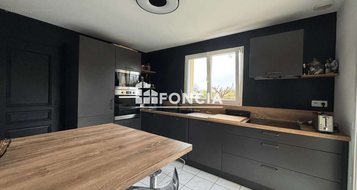 Maison à NOYAL-SUR-VILAINE