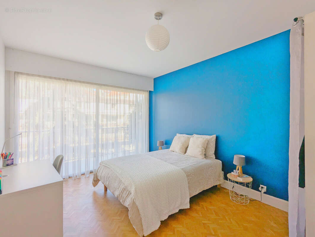 Appartement à vendre 3 pièces GRENOBLE (38) - Bel appartement de 54 m² avec cave et garage, au centre de Grenoble - photo 12