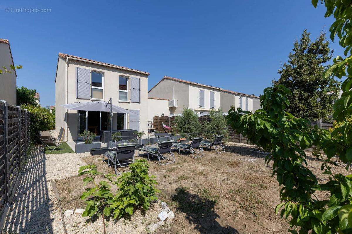 Maison à PEYROLLES-EN-PROVENCE